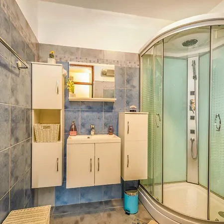 One Bedroom Cuder דירה